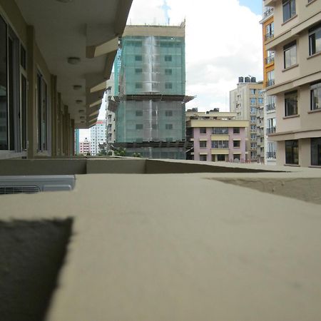 Iris Hotel Dar Es Salaam Exterior photo